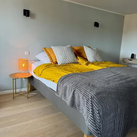 2 Zi Mit Garten Und Terrasse *