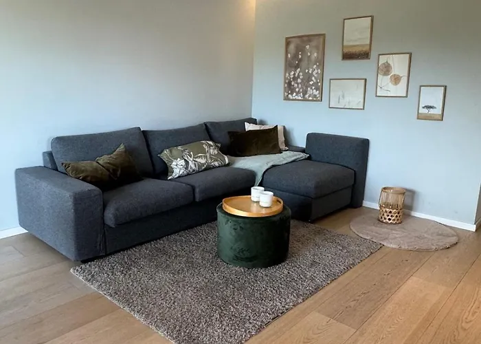 2 Zi Mit Garten Und Terrasse